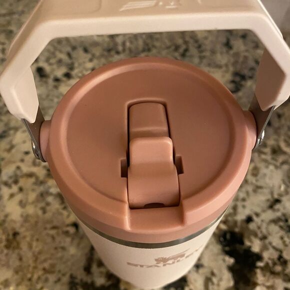 Stanley 30 oz Quencher Tumbler – Rose Quartz (Pink & Cream) - Picture 3 of 11